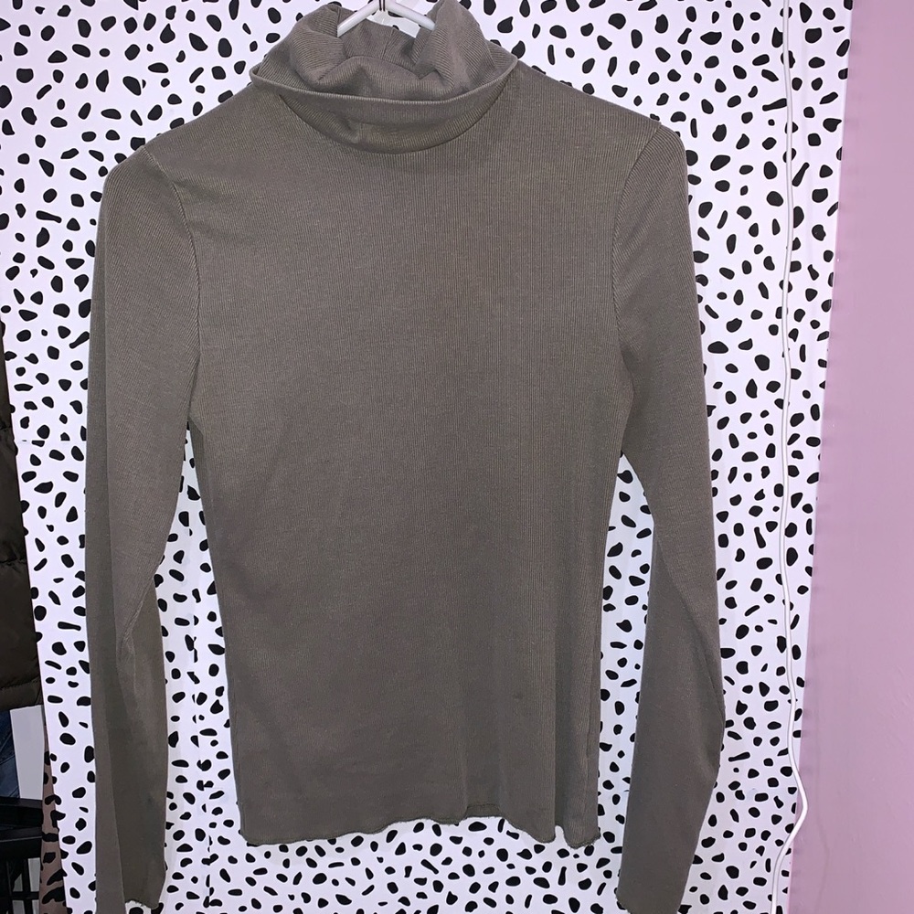 turtle neck - Picture 2 of 5
